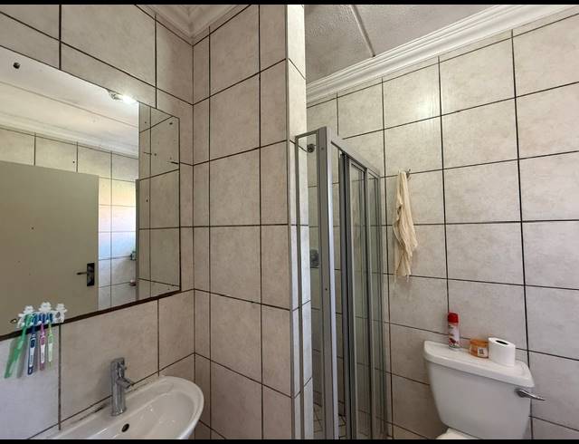 2 BEDROOM APARTMENT FOR SALE IN KEMPTON PARK CENTRAL